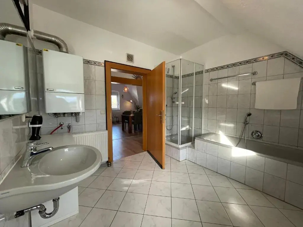 Suite Dilara by NINJA SPACES - 105QM Maisonette, Netflix, Garten, Parkplatz