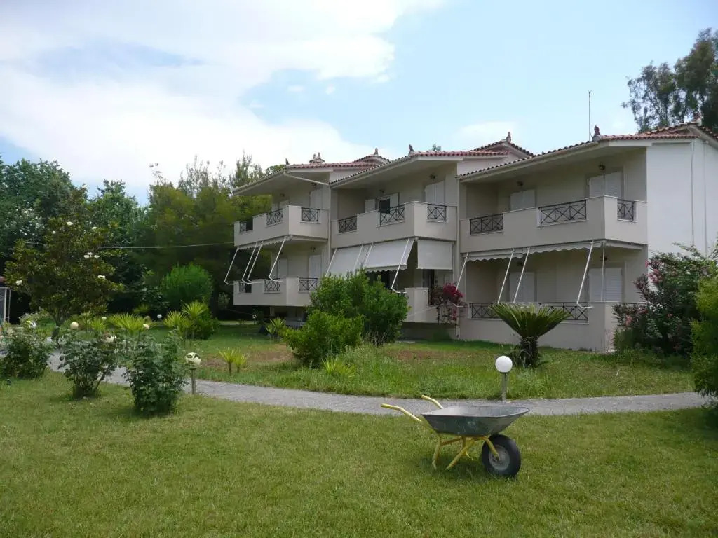 Elia Apartments