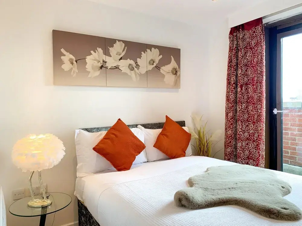 5 Bedroom 3 Bathroom Penthouse Apartment