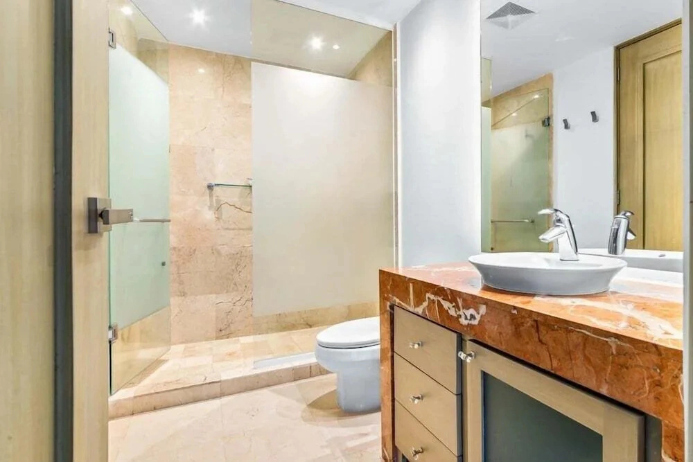 Luxury Oceanfront 4BR Condo - Pool - Ocean View