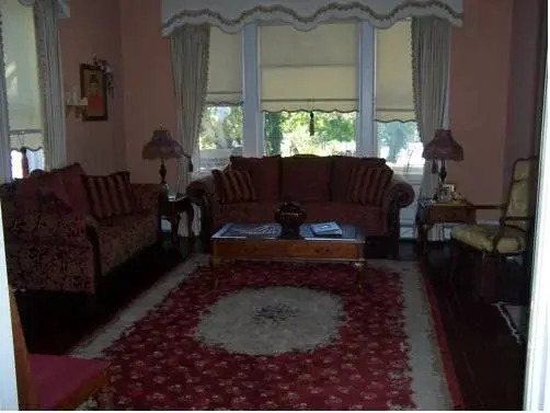 Jasones Bed & Breakfast and Restaurant