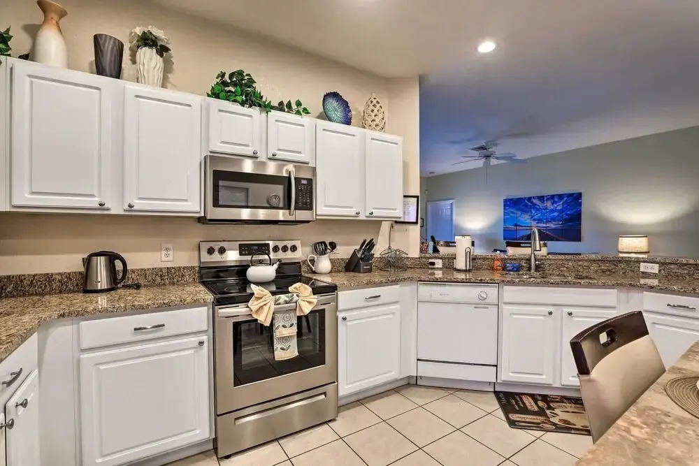 Spacious Clermont Getaway ~ 10 Miles to Disney!