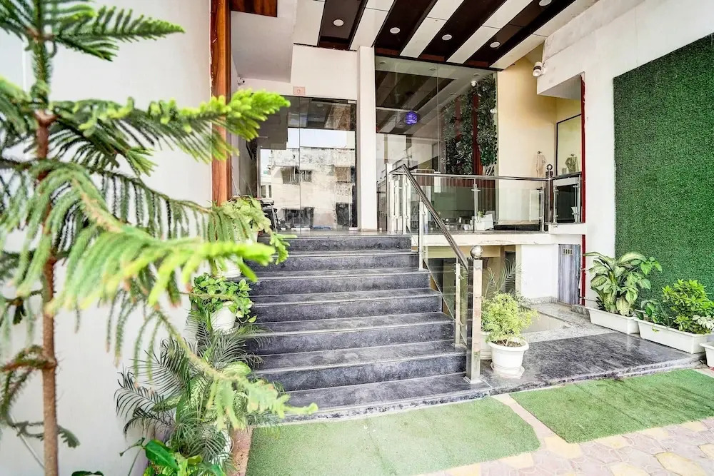 Cozy Stays Near Vishwanath Temple
