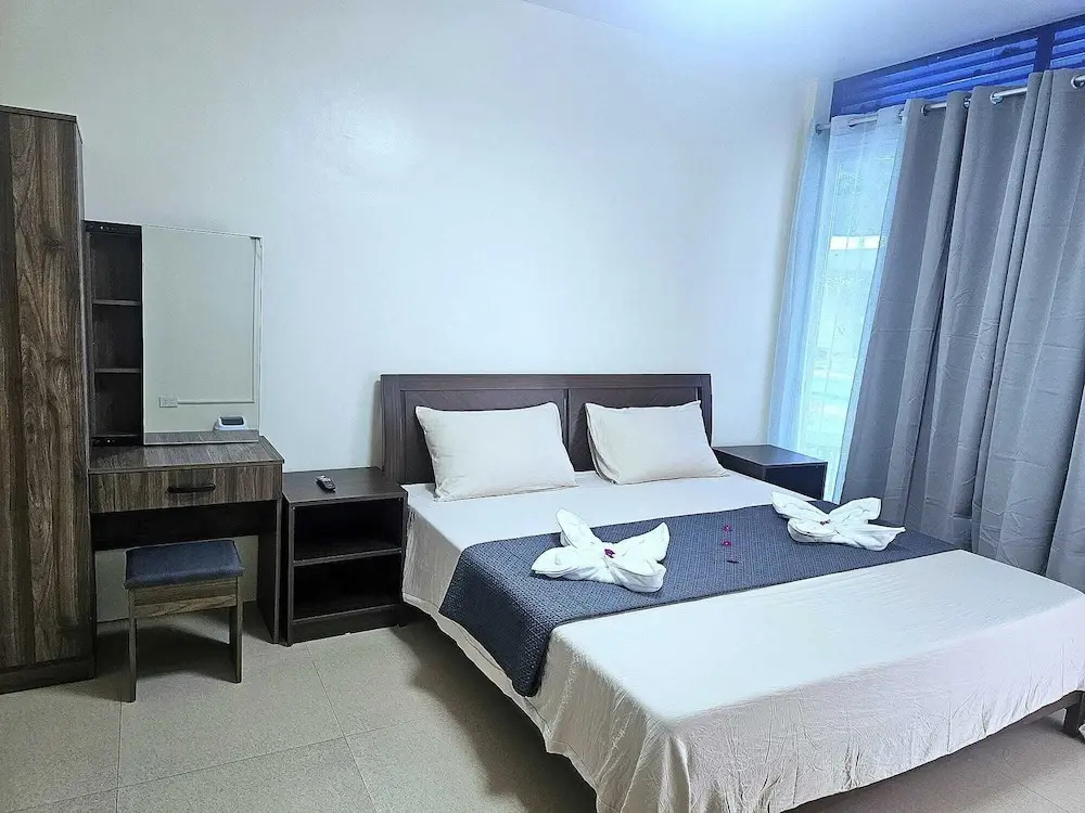 Mangotree Apartel & Resort