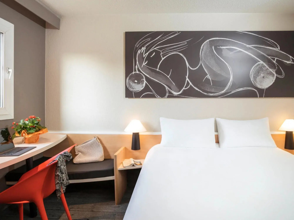 ibis Dieppe Le Val Druel