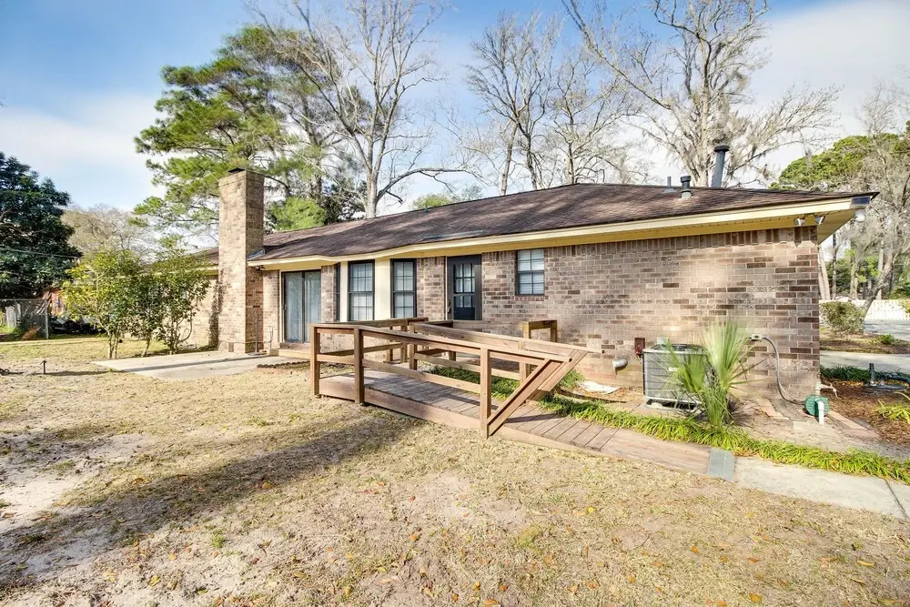 Single-story Savannah Home w/ Private Backyard!, Savannah