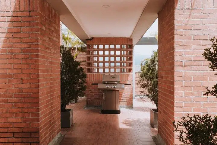 Travelers Orange Suites