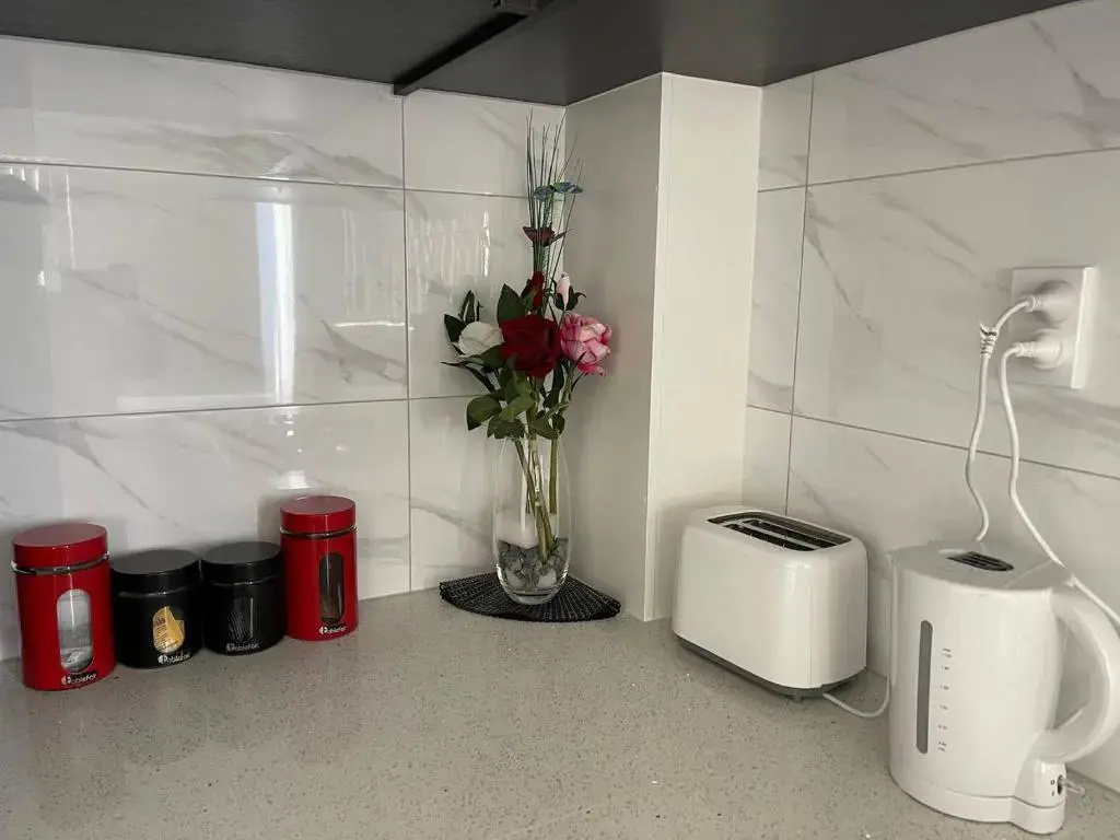 4 bedroom home fully furnished in Papakura, Auckland