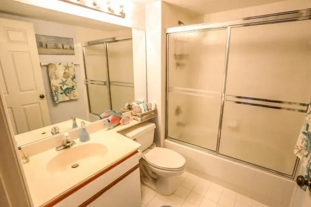 Hibiscus Point 821