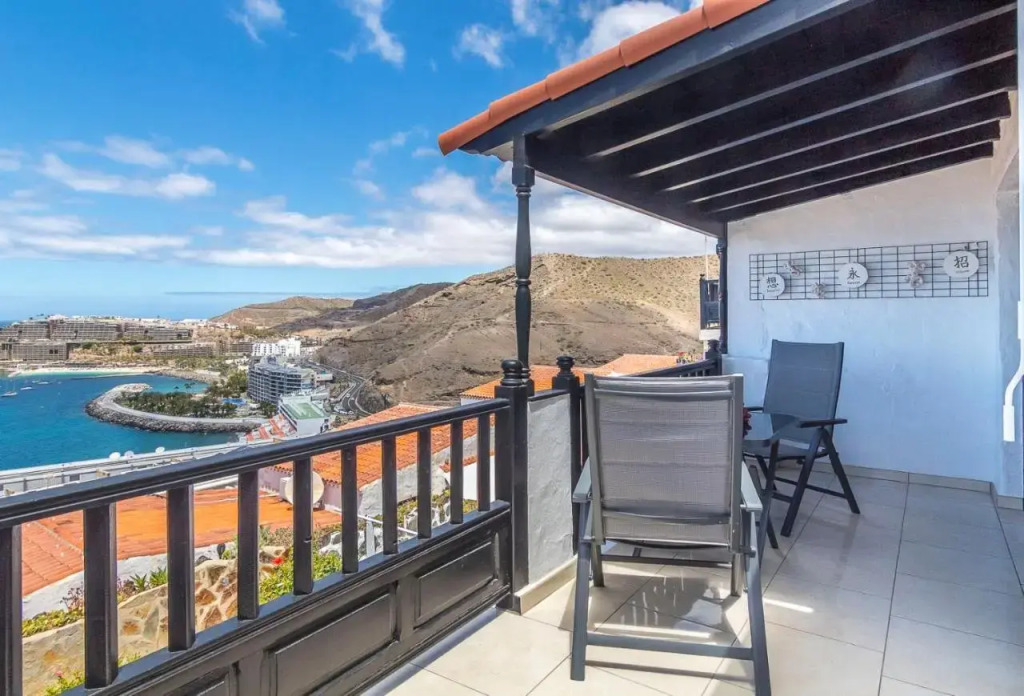 Sunset Dream Bungalow with balcony sea view.