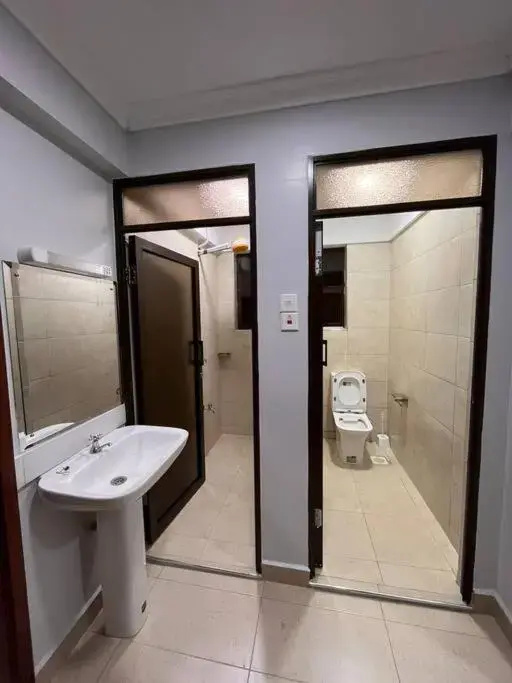 Modern 1br with queen bed-Langata, near Carnivore