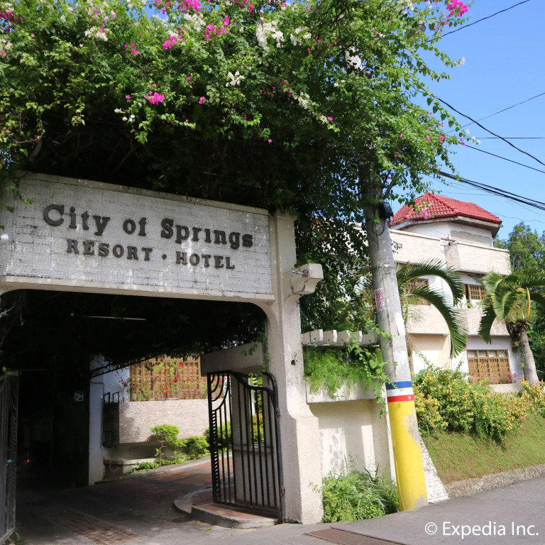 City of Springs Hotel