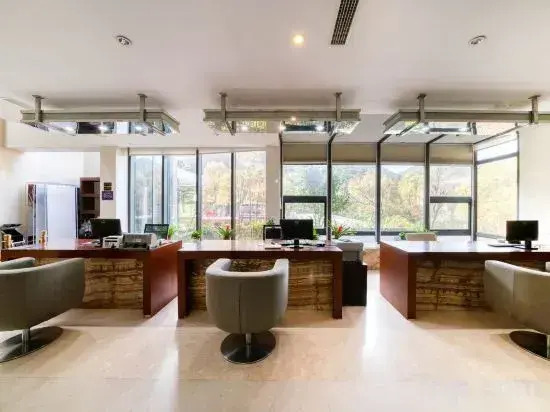 Huajiacun Resort Hotel