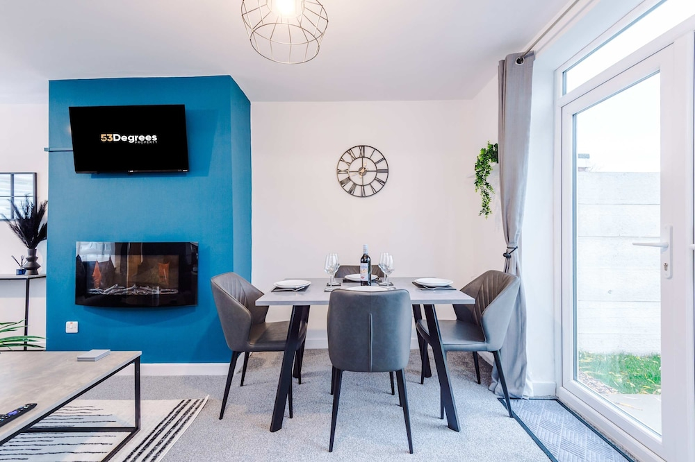 Spacious 3-bed Ideal for Long-term Business