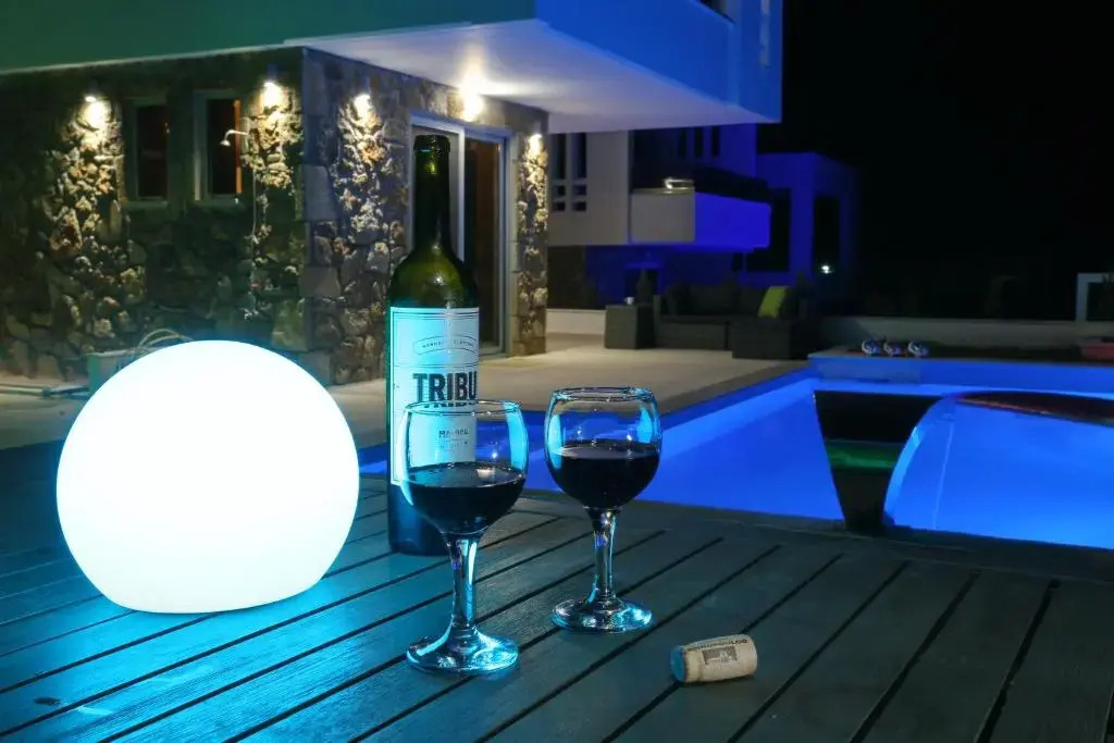 Villa Douglas - Private Pool, BBQ, 4Bdrms, View
