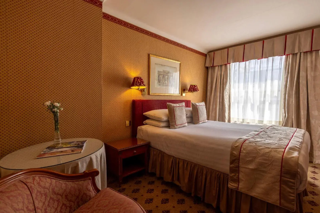 London Lodge Hotel