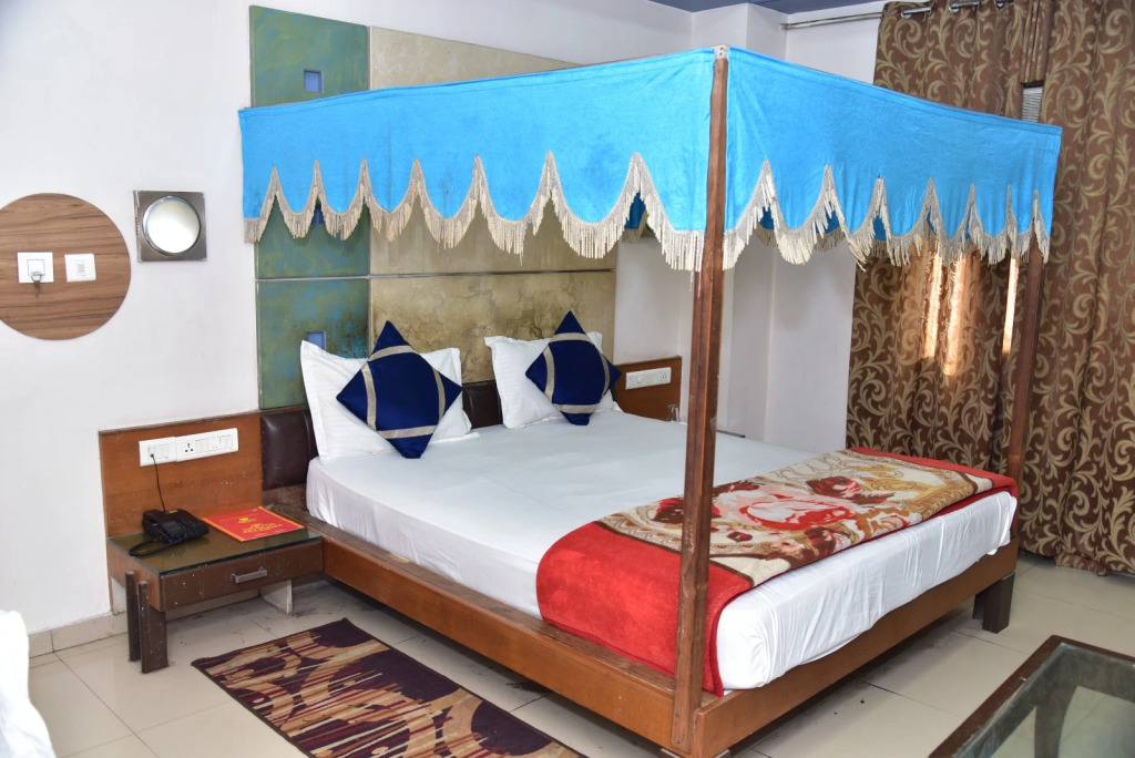Hotel Mahadev Regency