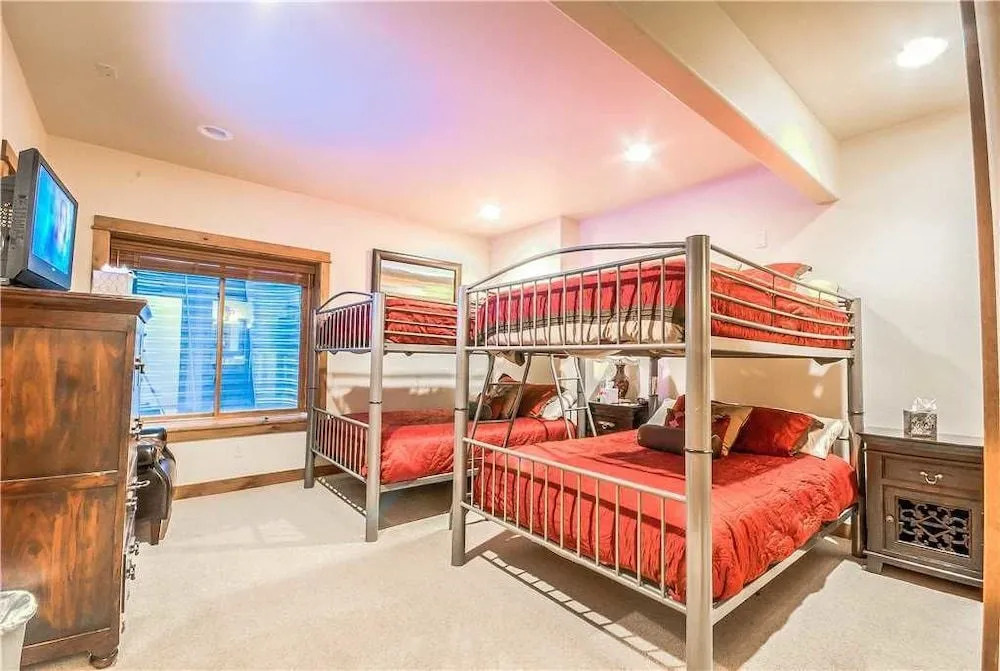 Soaring Eagle Chalet