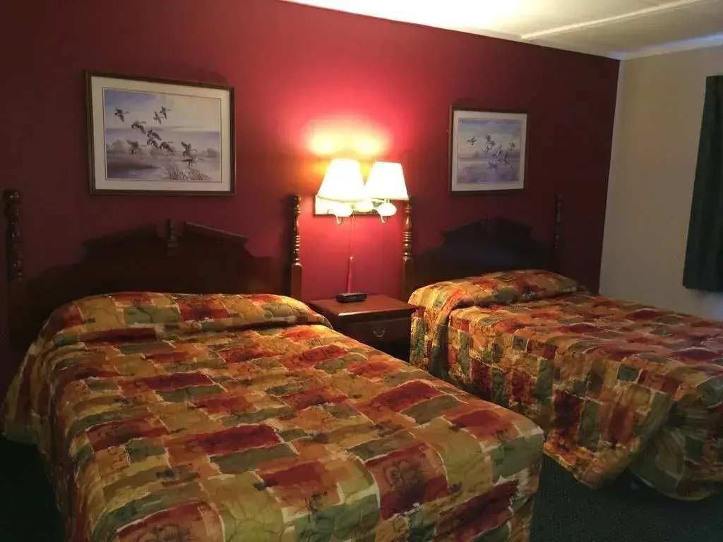 Rapids Inn & Suites