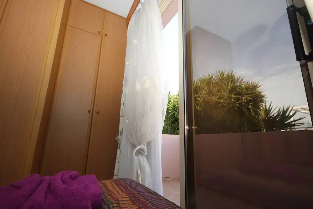 2 Bedroom House near Tombs of the Kings