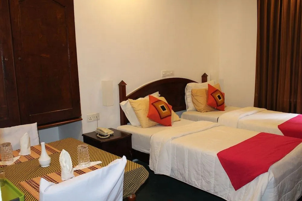 Hotel Silver Falls - Nuwara Eliya