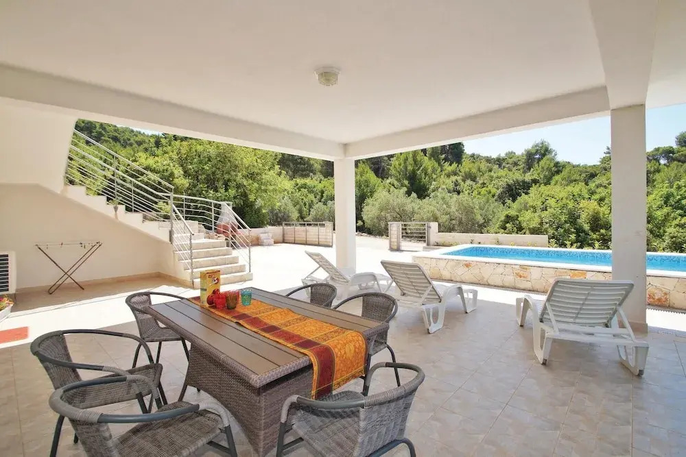 Beautiful Home in Grscica With Wifi and 2 Bedrooms