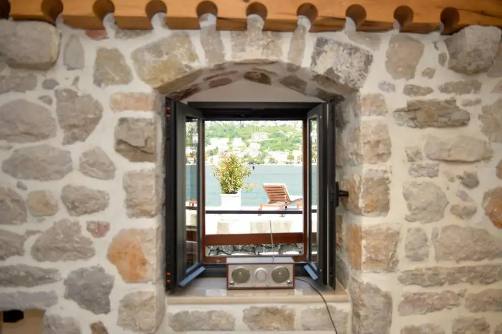 SEASIDE HOUSE KOTOR