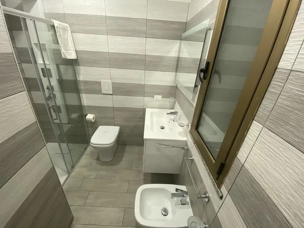 IN CENTRO ROOMS Vicino Cefalù SELF-CHEK-IN