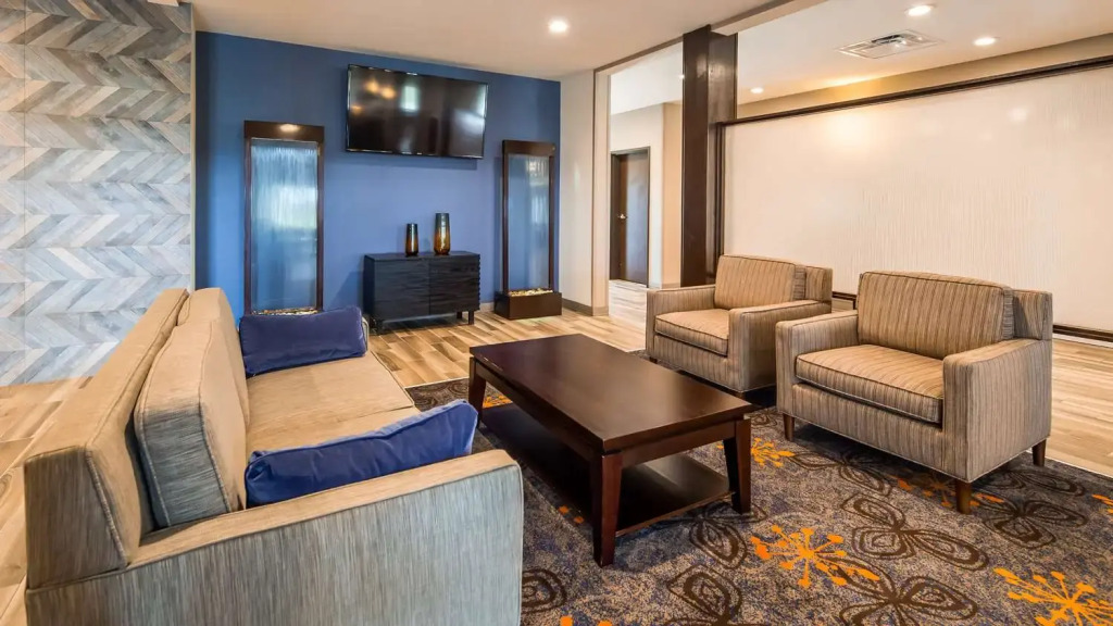 False River Hotel