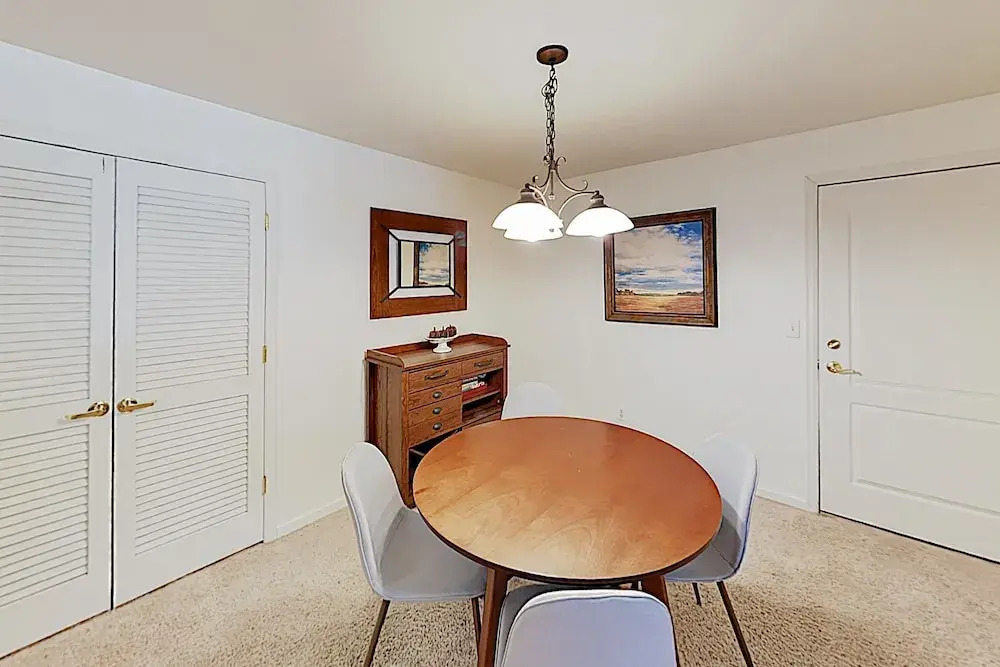 New Listing! Sparkling W/ Hot Tub & Garage 2 Bedroom Condo