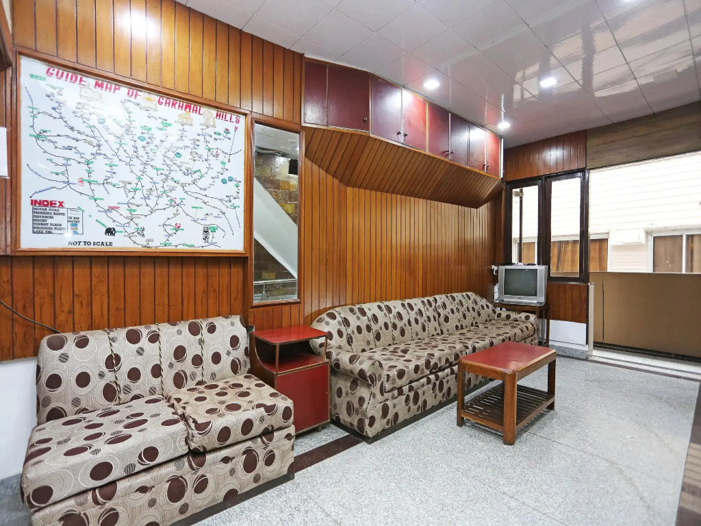 OYO 8714 Hotel Amar