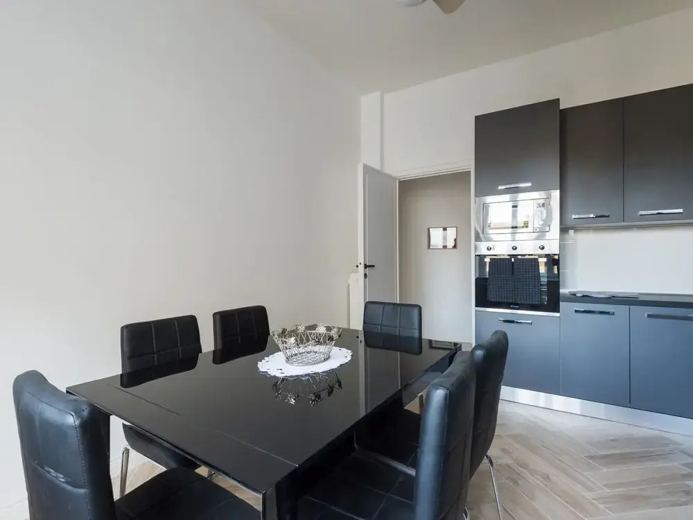 Rsh Vatican Bright Two Bedroom Apartment