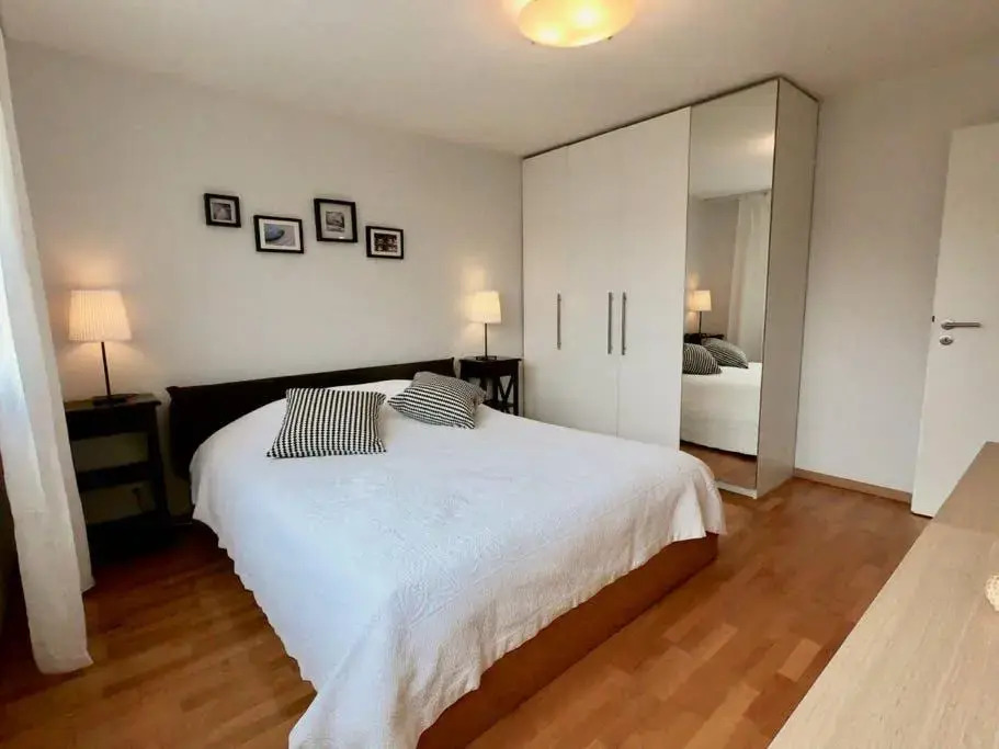 Modern, bright and spacious 3 bedrooms 2 bathrooms