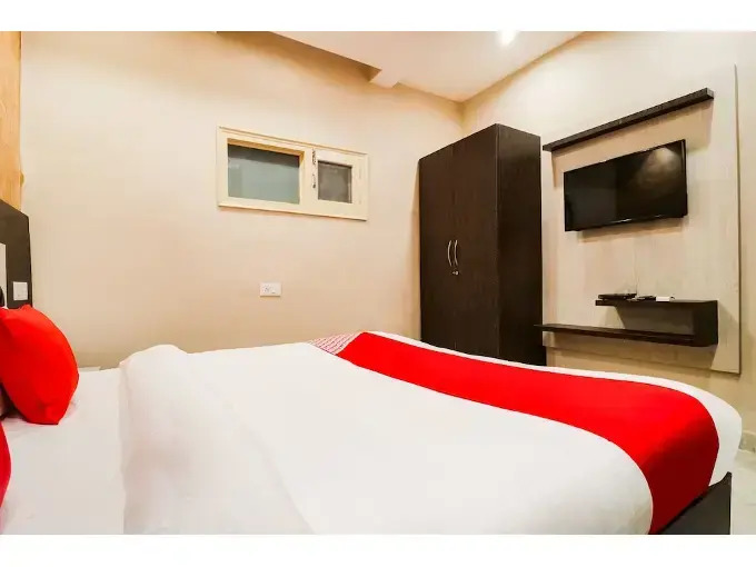 Hotel Z by OYO Rooms