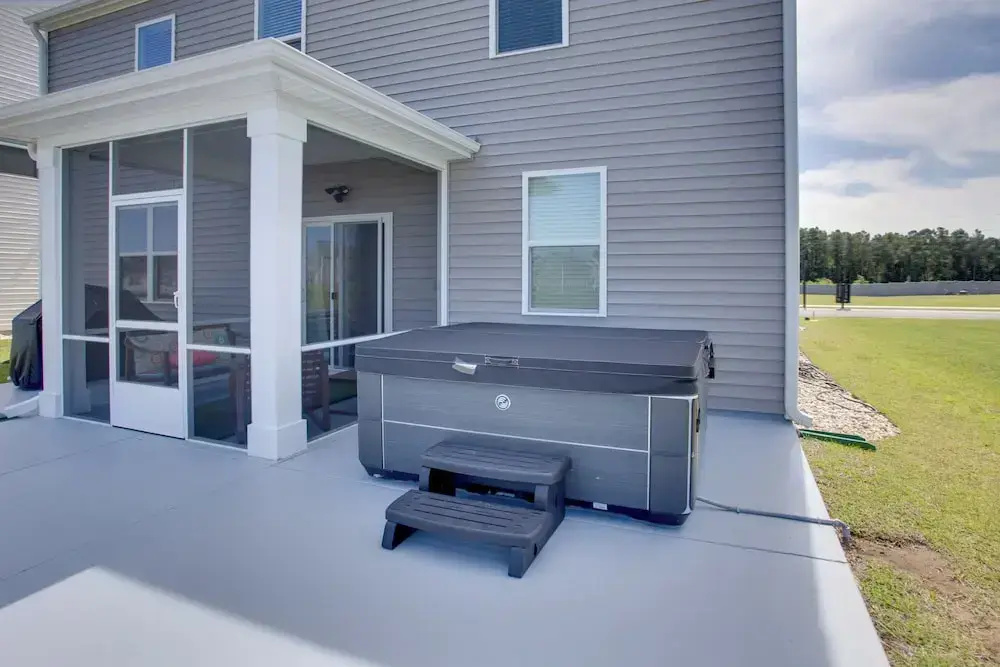 2 Mi to Golf: Myrtle Beach Home w/ Pool Access!