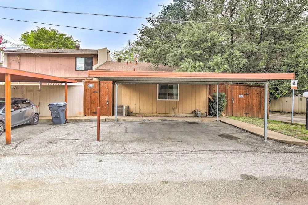 Family-friendly Townhouse w/ Private Patio