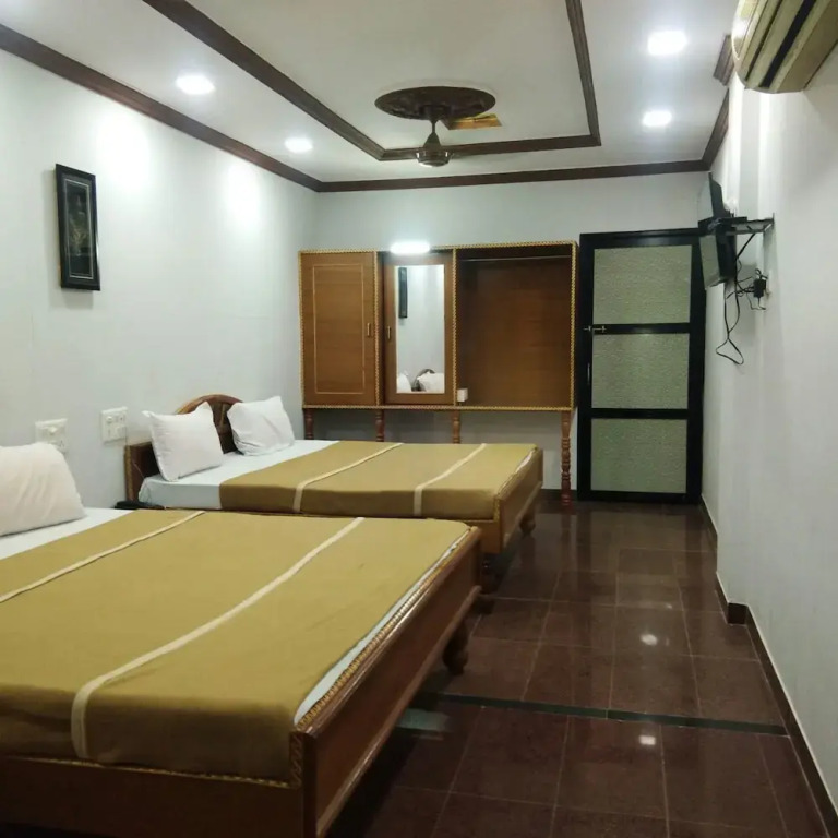 Hiriz Hotel Dollar