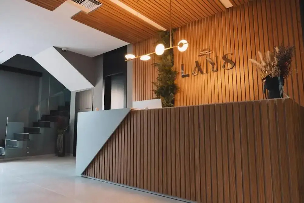 Lans Hotel