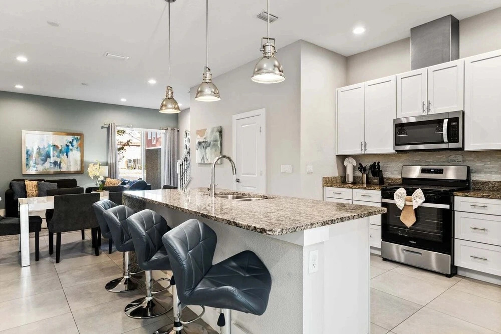 Spacious Family Villa 5min to Disney