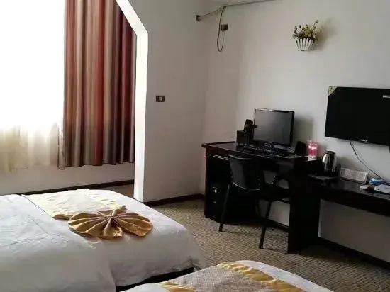 Luodian Chuncheng Hotel