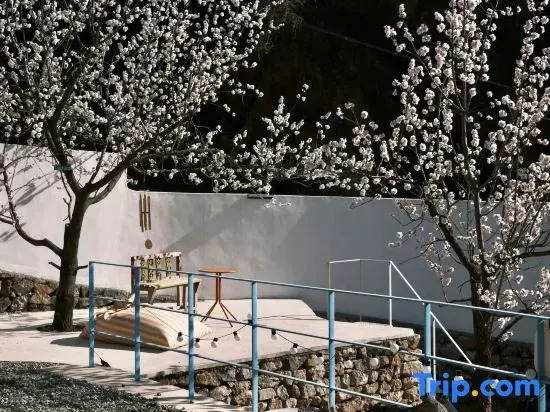 songstay-a valley homestay by the riverside(near the great wall)