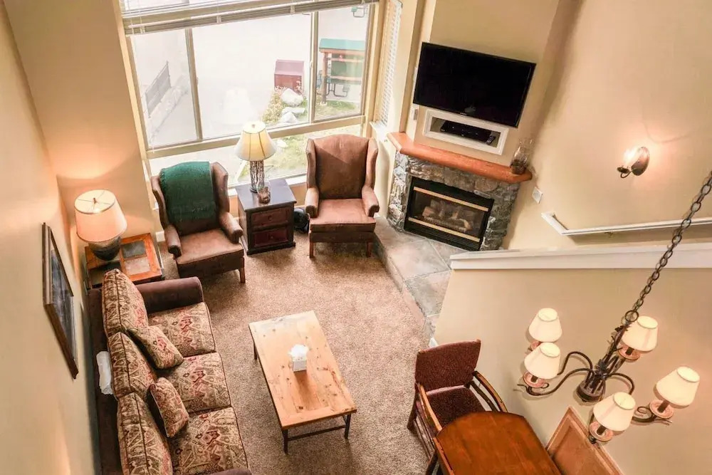The Mountain Club #318 Village Plaza Studio Loft Suite - I condo