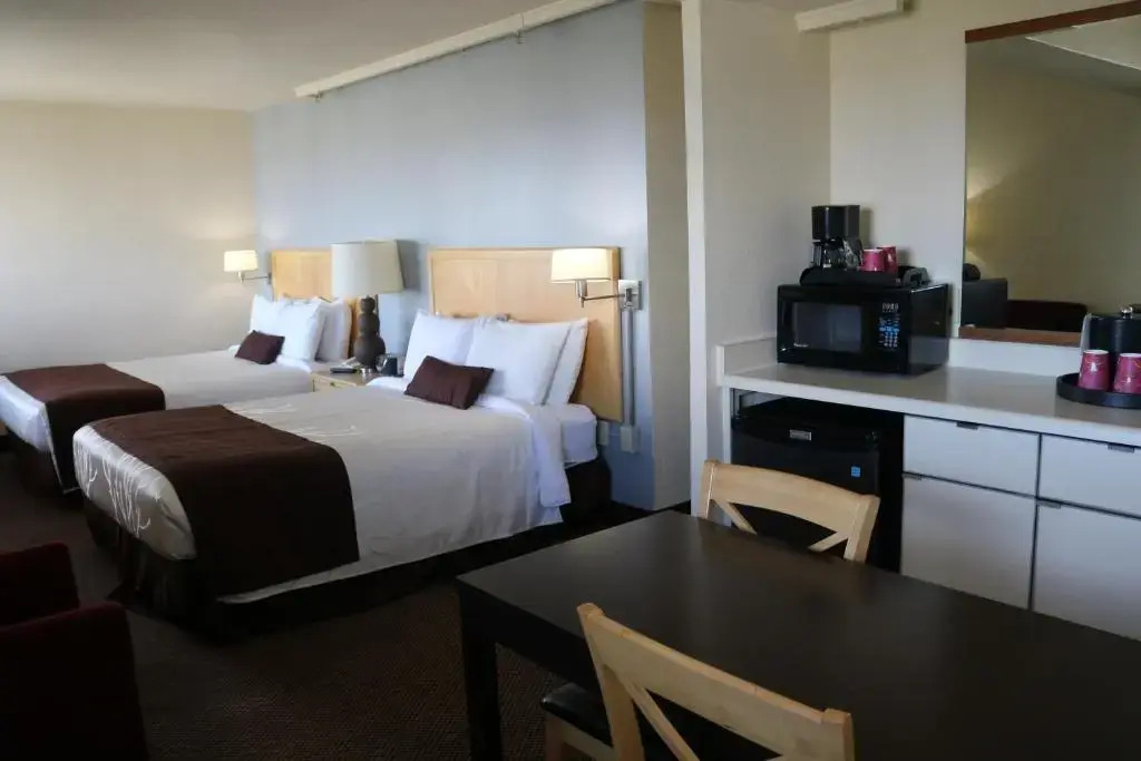 Inlet Tower Hotel & Suites