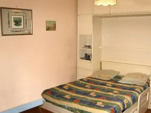 Two-Bedroom Apartment Montmartre (121)