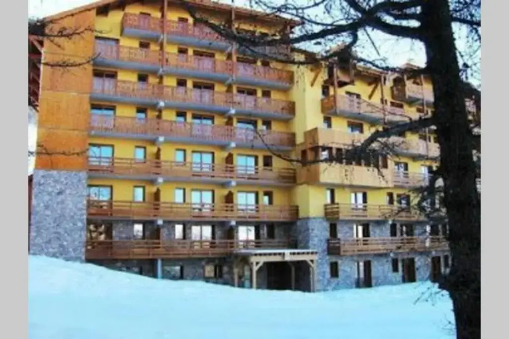 Antarès. duplex 48m2, piscine, sauna, à coté piste