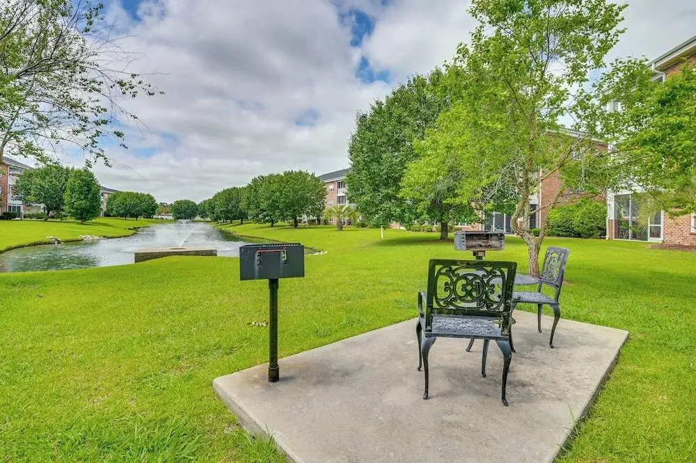 Myrtle Beach Condo w/ Large Balcony & Pool Access