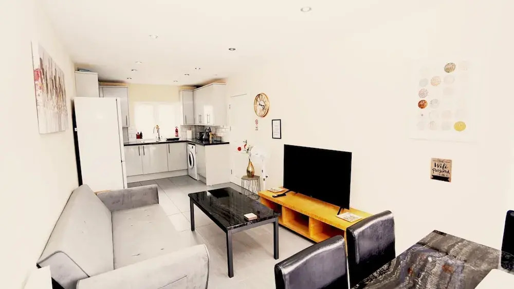 Unique & Luxurious 2bed Apartment London