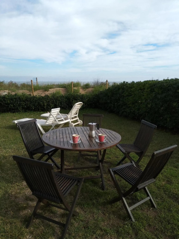 Sea front apartment in Platja Pals with terrace and parking