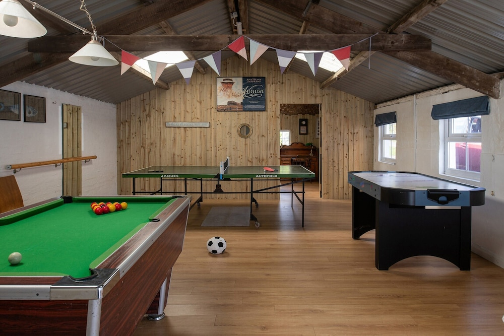 Coastal Retreat on Wales Path With Sea Views