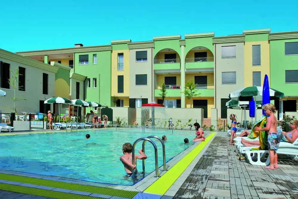 Farnie Lido Altanea